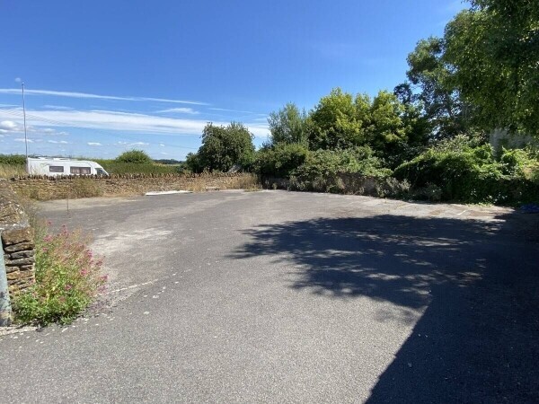 SOMERSET - FREE OF TIE VILLAGE PUB IN 2.37 ACRE PLOT Photo 10