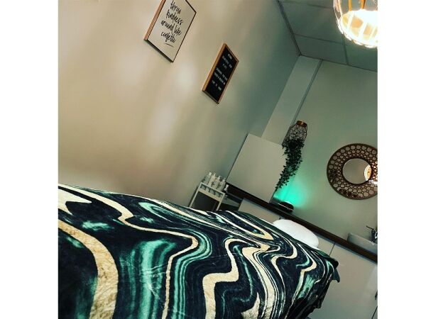 Well established Beauty Treatment business in Eastleigh for sale Photo 10