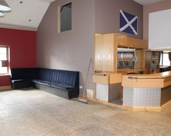 CARMARTHENSHIRE - FORMER PUBLIC HOUSE WITH SUPERB 4 BEDROOM HOLIDAY LET Photo 10