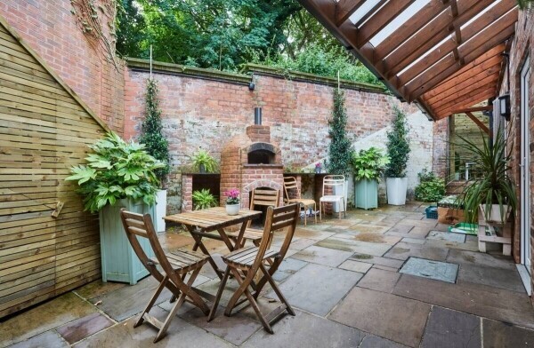 Award-Winning Healthy Café for Sale in Congleton Photo 10