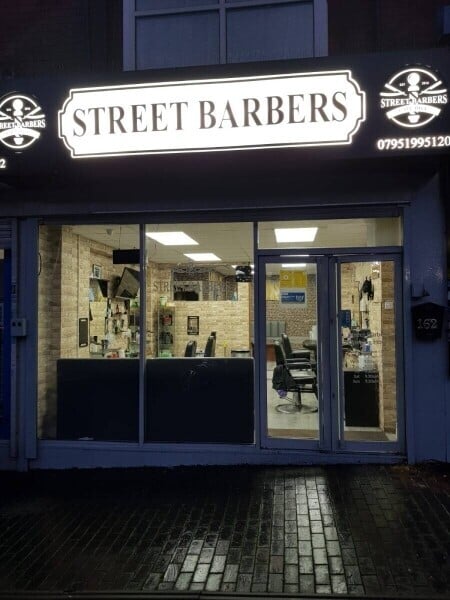 Busy Barber shop for sale Photo 10
