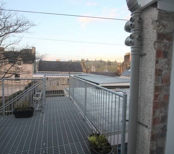 Highly Attractive 8-Bedroom Guest House and Self-Catering Unit Set in Stornoway Photo 10