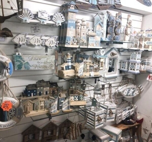 Leasehold Retail Toy Shop Located In Padstow Photo 10