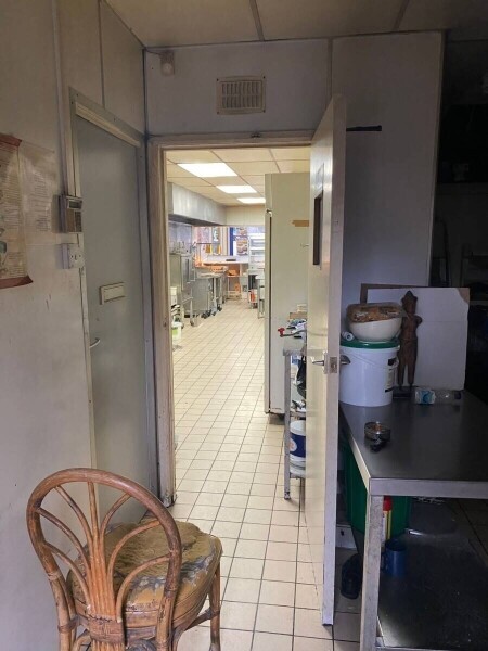 Fried Chicken Shop Business for Sale in Burnt Oak, Edgware, Middlesex Photo 10