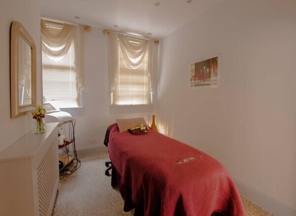 SMALL CHAIN HAIR/BEAUTY/SPA BATH AND WELLS Photo 10