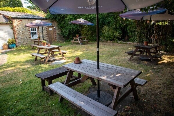 WEST SUSSEX - CHARMING PUB WITH LETTING ROOMS Photo 10