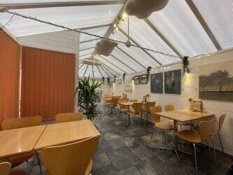 A WELL-ESTABLISHED CONTEMPORARY CAFÉ AND HIGH QUALITY GIFT STORE LOCATED IN AN EXCELLENT POSITION Photo 10