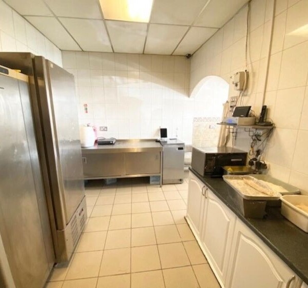 Freehold Fish & Chip Takeaway Located In Bidford on Avon Photo 10