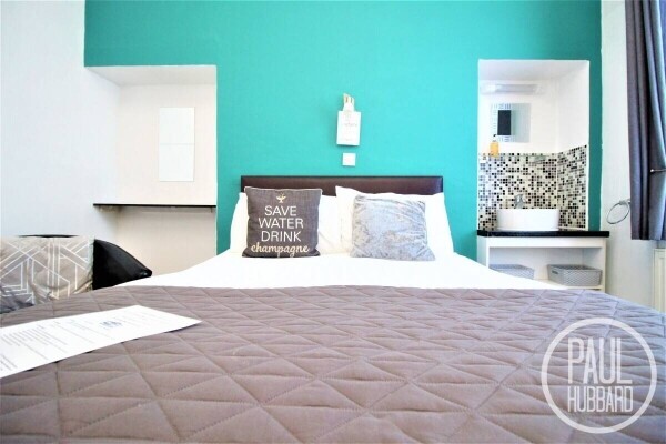 Beautifully decorated, family-run bed and breakfast with 8 bedrooms - Great Yarmouth, Norfolk. Photo 10