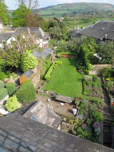 Elegant Freehold Hay on Wye Georgian Townhouse and Retail Business For Sale Photo 10