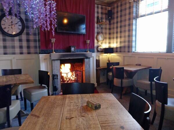DERBYSHIRE - TOWN CENTRE PUBLIC HOUSE & RESTAURANT ON THE EDGE OF THE PEAK DISTRICT NATIONAL PARK Photo 10