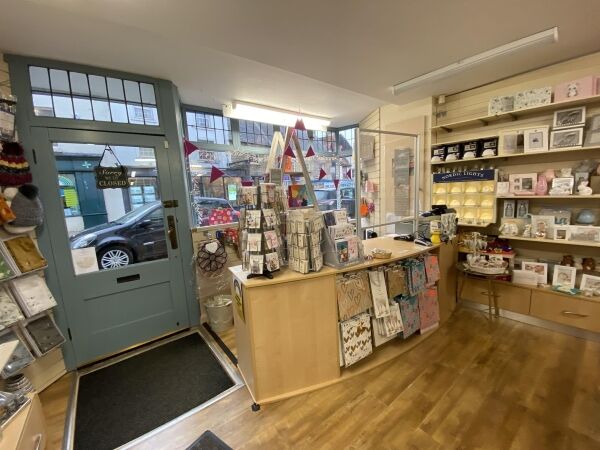 New Price! Card & Gift Shop (Leasehold) Photo 10