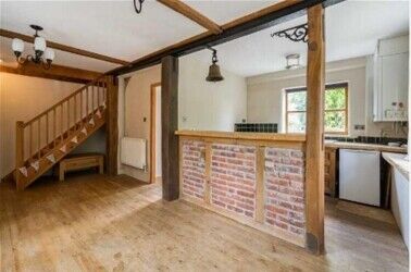 Stunning 6 bedroom home - Caravan and Camping site - Wiltshire Photo 10