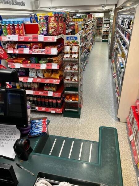 Traditional licenced convenience store located in the South Ayrshire town of Prestwick. (ref 1568) Photo 10