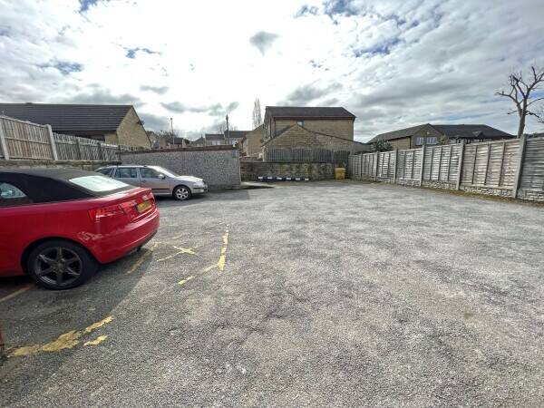 WEST YORKSHIRE - PUB IN POPULAR MARKET TOWN Photo 10