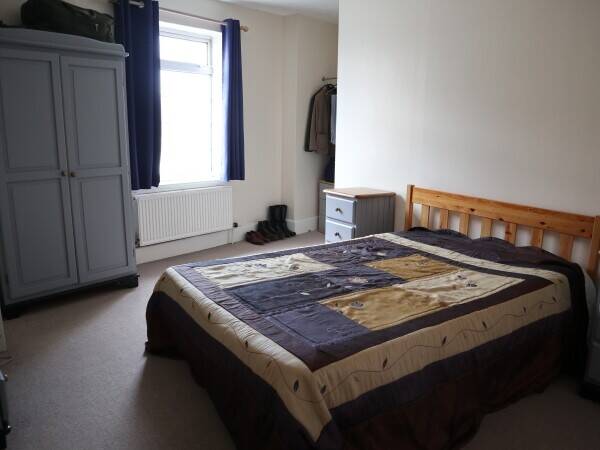 SOMERSET- POPULAR WET LED TOWN FREEHOUSE Photo 10