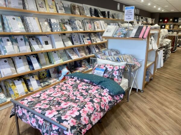 HOME & GARDEN STORE Photo 9
