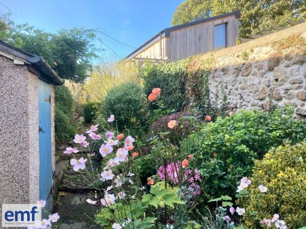 TEA ROOMS & TEA GARDEN with COLLECTABLES & CRAFTS Photo 10