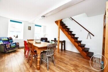 Wool Shop with Living Accommodation and Private Garden. Lowestoft High Street, Suffolk. Photo 10