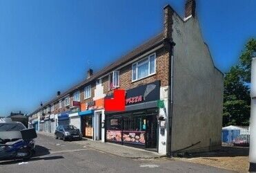 Pizza shop & Chinese takeaway with high turnover & flat above