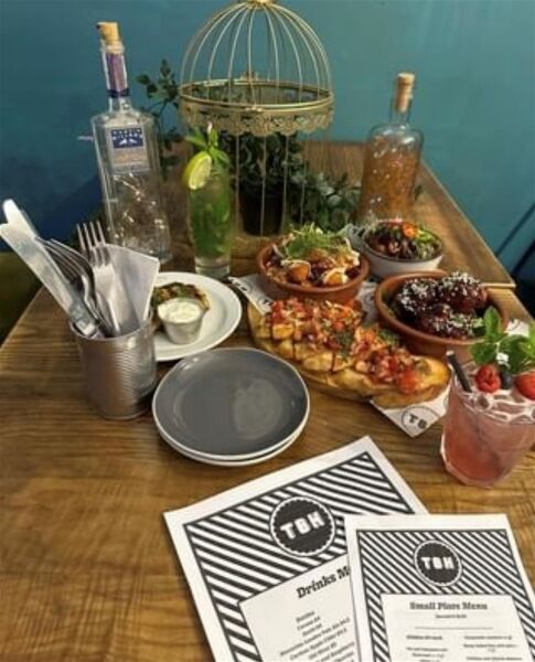 A FULLY LICENSED RESTAURANT AND COFFEE SHOP Photo 10