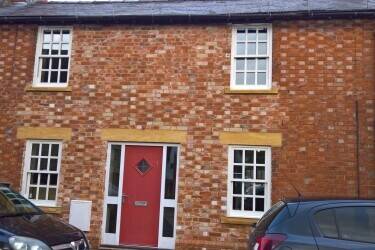 Holiday Cottage for Sale, Close to the Cotswolds Holiday Cottage for Sale, Close to the Cotswolds