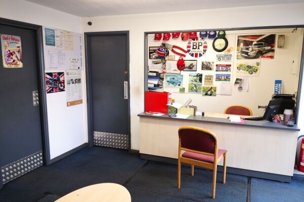 New Price! Garage & MOT Test Centre Photo 10