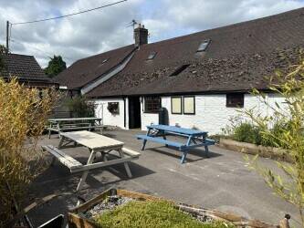 SOMERSET - VILLAGE FREEHOUSE ON MAIN ROAD NEAR DORSET BORDER Photo 10