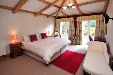 ELEGANT WELL EQUIPPED 8 BEDROOM COUNTRY HOUSE, BED & BREAKFAST/EVENTS AND WEDDINGS VENUE, WIRRAL Photo 10