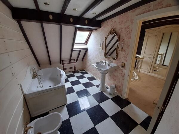 House For Sale in Harrogate