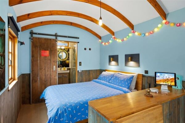 Three luxury glamping cabins with a four-bedroom detached cottage included with the sale - Mardu, Clun Photo 10