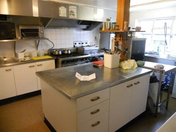Free Of Tie Public House - Llanwrda Photo 11