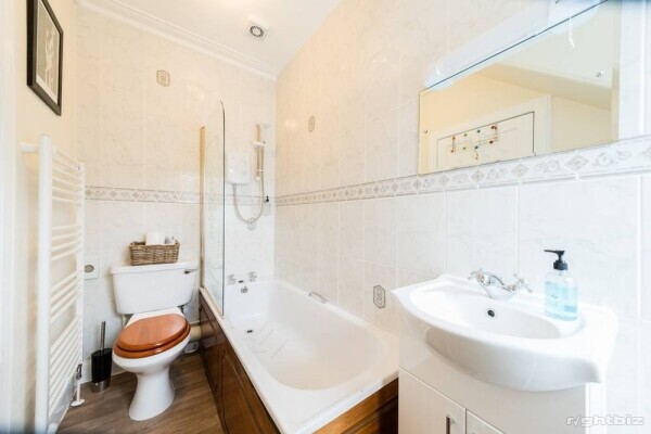Substantial Hostel and B&B in Perthshire Photo 11