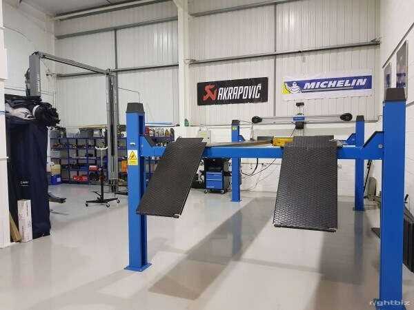 Prestigious Automotive Garage Business For Sale Photo 11