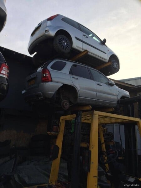 FULLY LICENSED SCRAP YARD/VEHICLE DISMANTLER/ CAR BREAKERS BUSINESS FOR SALE Photo 11