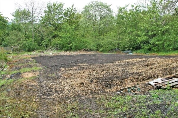 Garden Centre & Horticulture For Sale in Liversedge Photo 11