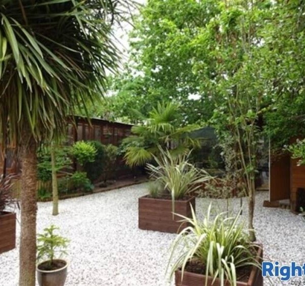 Under Offer: Cattery - Northamptonshire Photo 11