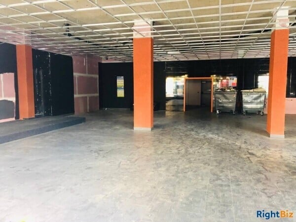 Shop New instruction in Greenford Leasehold Photo 11