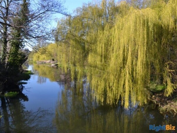 9 Bedroom House 7 Ensuite Rooms Heated Swimming Pool Large Garden Riverside Property Reception Rooms Photo 11
