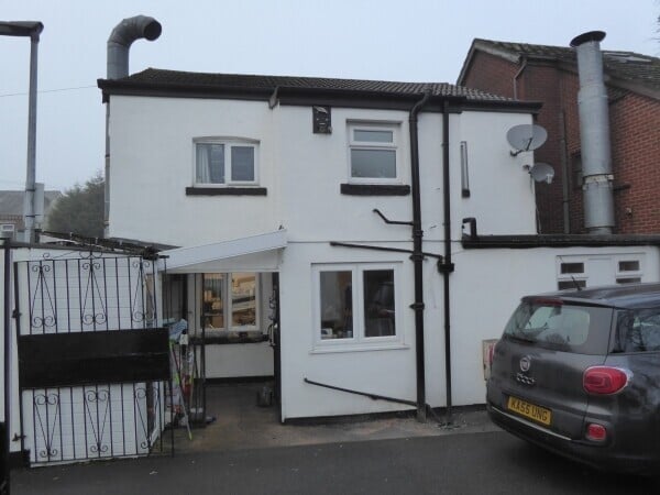 Freehold A5 Commercial Premises with 4 bedroom flat Takeaway Potential Restaurant Business For Sale Photo 11