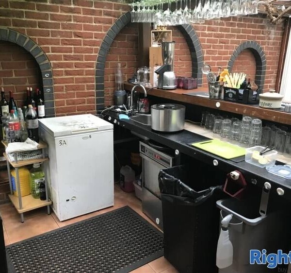 LEASEHOLD LICENSED ITALIAN FINE DINING RESTAURANT & HOTEL IN AFFLUENT BERKSHIRE VILLAGE Photo 11