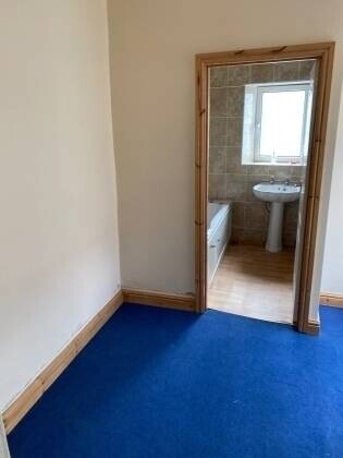 Convenience Store for sale in Bargoed Photo 11