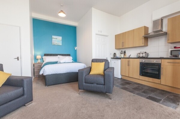 Exceptional holiday self catering business on Seafront; 7 apartments & cottage - managed remotely Photo 11