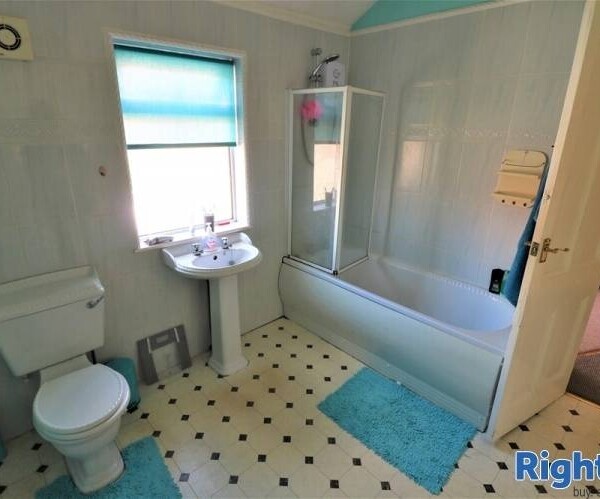 Hair Salons For Sale in Gainsborough Photo 11