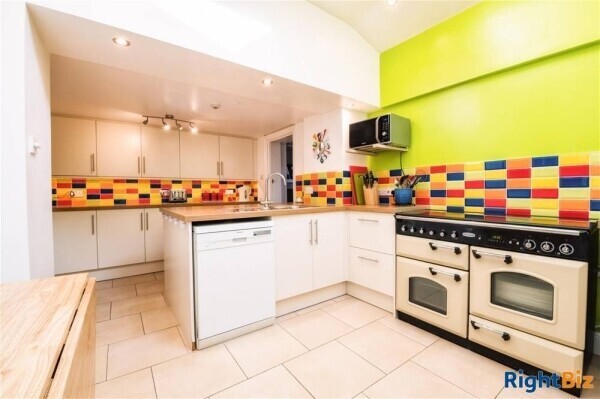Hotels For Sale in York Photo 11