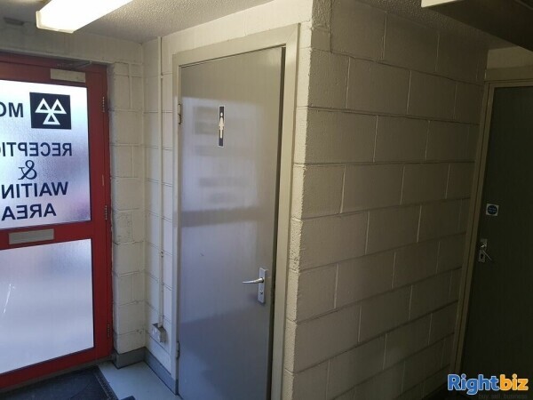 Freehold: Established Car Saab Specialist Garage and Mot testing Centre in Prime Location Photo 11