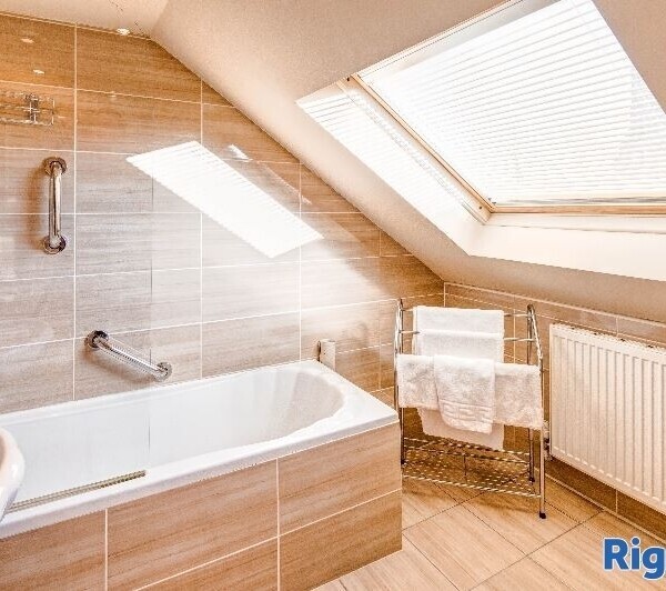 For Sale - Well Presented 6-Bedroom Guesthouse in Affluent Tourist Town in Central Scotland. Photo 11