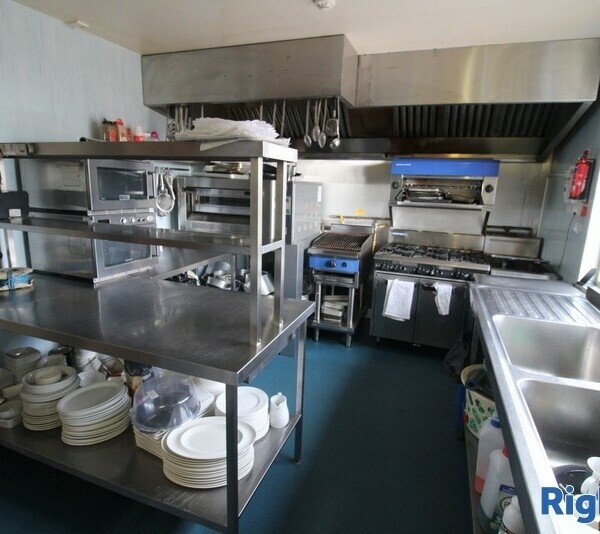 Modern Restaurant / Cafe Set on the Popular North Coast 500 Tourist Route Photo 11