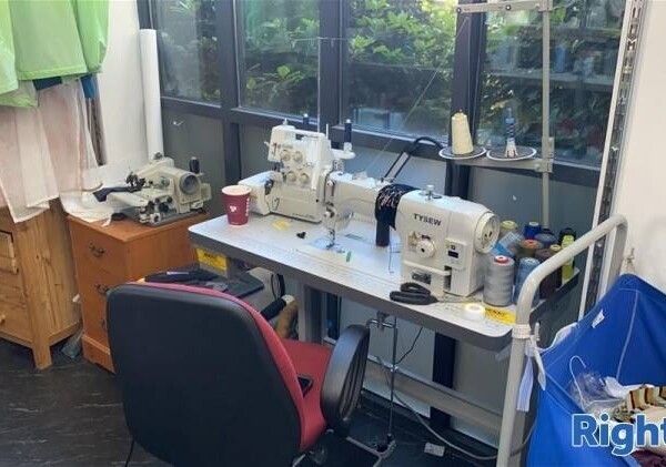 Highly Professional Dry-Cleaning Business Photo 11