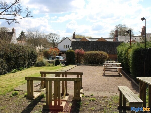 EDGE OF VALE OF BELVOIR - SPACIOUS FOOD LED PUBLIC HOUSE Photo 11